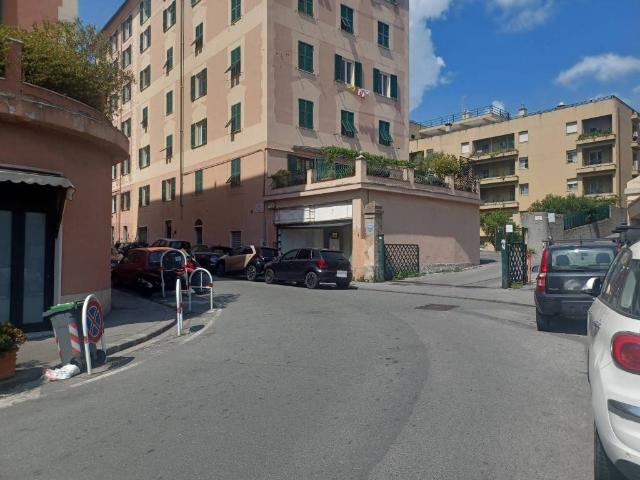 Locale Commerciale in vendita a Levante, Serra Riccò