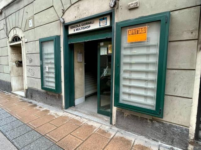 Locale Commerciale in vendita a Val Polcevera, Serra Riccò