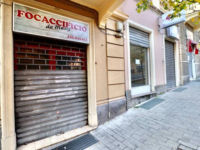 Locale Commerciale in vendita a Medio Ponente, Serra Riccò