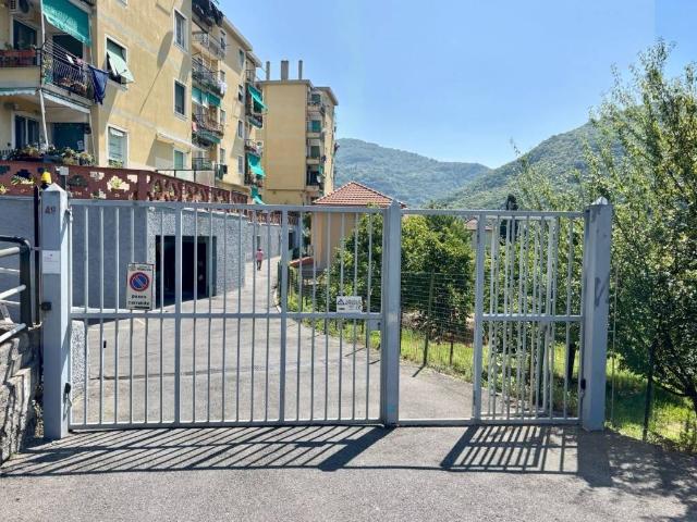 Locale Commerciale in vendita a Media Val Bisagno, Serra Riccò