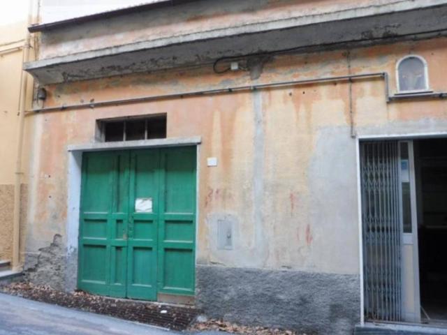 Locale Commerciale in vendita a Ponente, Serra Riccò