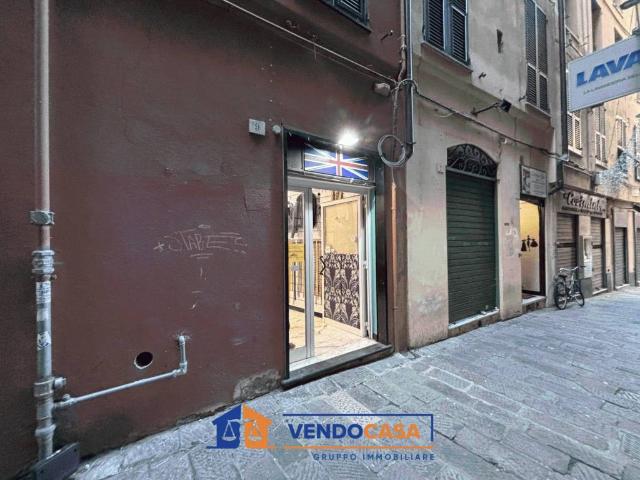 Locale Commerciale in vendita a Centro Est, Serra Riccò