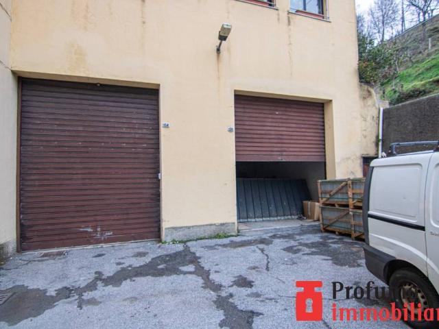 Locale Commerciale in vendita a Ponente, Serra Riccò