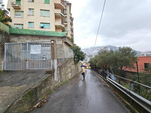 Locale Commerciale in vendita a Media Val Bisagno, Serra Riccò