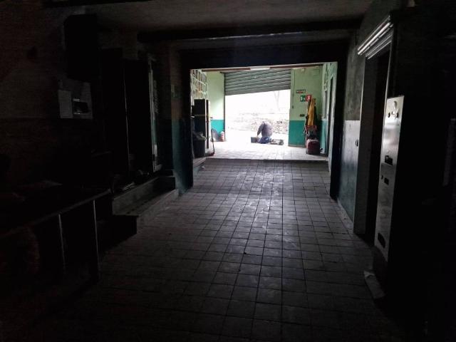 Locale Commerciale in vendita a Medio Ponente, Serra Riccò