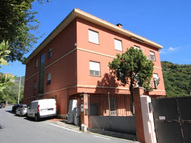 Locale Commerciale in vendita a Levante, Serra Riccò