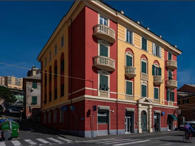 Locale Commerciale in vendita a Ponente, Serra Riccò