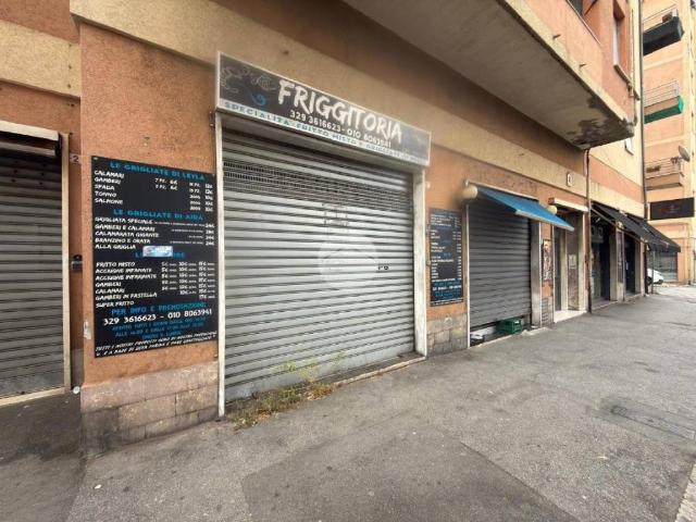 Locale Commerciale in vendita a Ponente, Serra Riccò