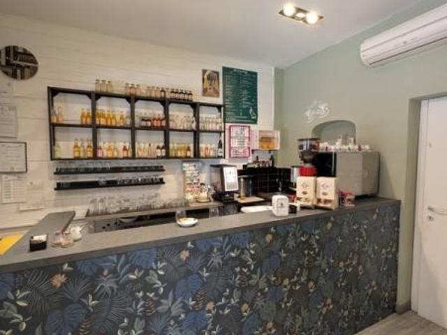 Locale Commerciale in vendita a Nervi, Genova