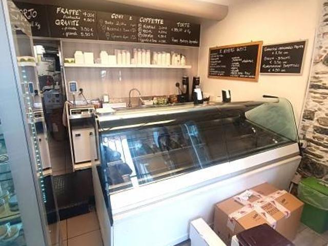 Locale Commerciale in vendita a Cialli, Genova