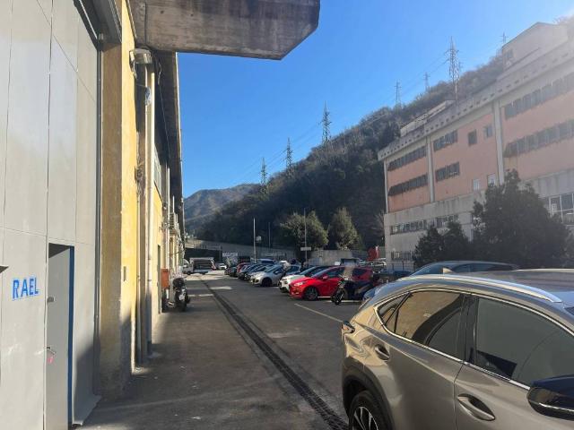 Locale Commerciale in vendita a Media Val Bisagno, Serra Riccò