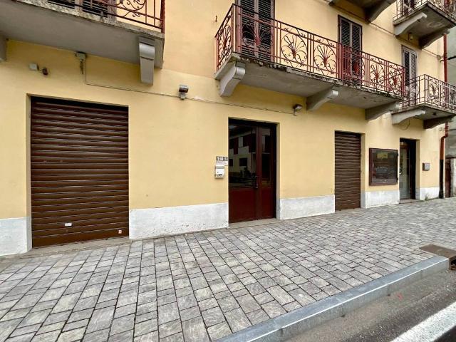 Locale Commerciale in vendita a Unione Montana di Comuni delle Valli di Lanzo, Ceronda e Casternone, Piemonte