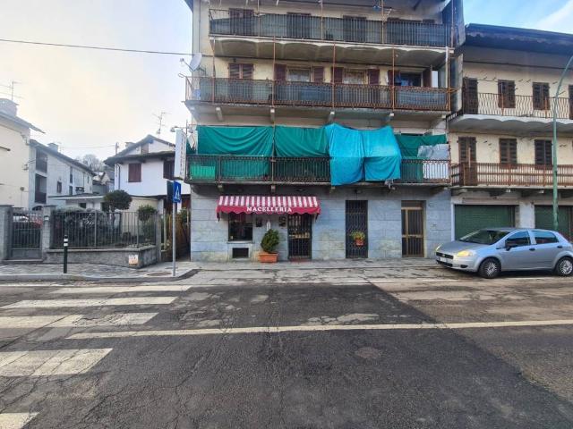 Locale Commerciale in vendita a Unione Montana di Comuni delle Valli di Lanzo, Ceronda e Casternone, Piemonte