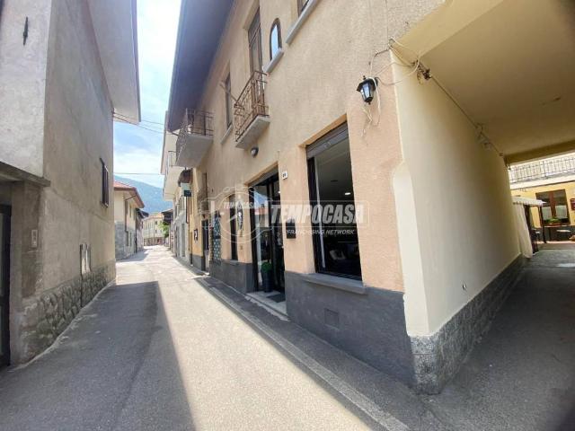 Locale Commerciale in vendita a Unione Montana di Comuni delle Valli di Lanzo, Ceronda e Casternone, Piemonte