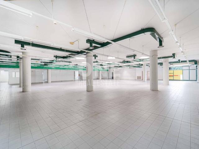 Locale Commerciale in vendita a Gessate, Lombardia
