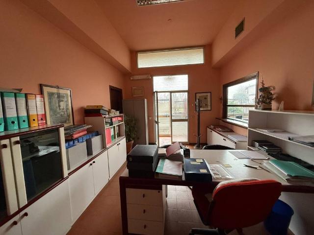 Locale Commerciale in vendita a Ghedi, Lombardia