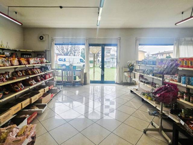 Locale Commerciale in vendita a Ghedi, Lombardia