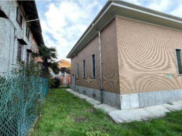 Locale Commerciale in vendita a Piemonte, Novara