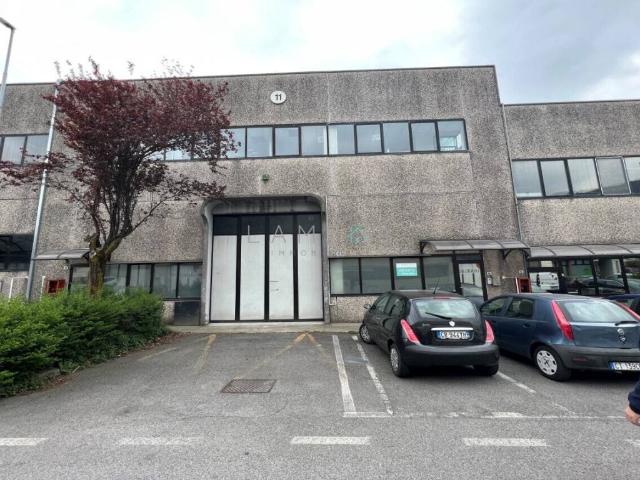 Locale Commerciale in vendita a Comunità montana della valle Camonica, Gianico