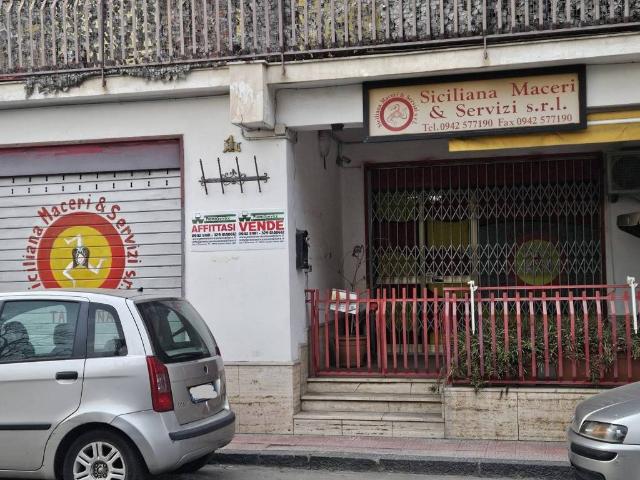 Locale Commerciale in vendita a Chianchitta, Giardini Naxos