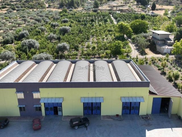 Locale Commerciale in vendita a Giarratana, Sicilia