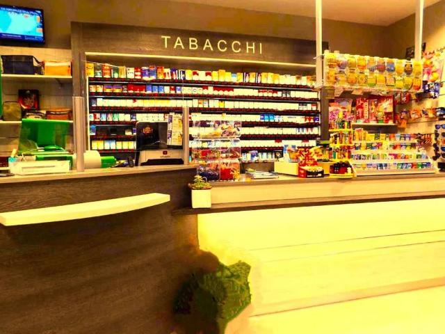 Locale Commerciale in vendita a Mascali, Sicilia