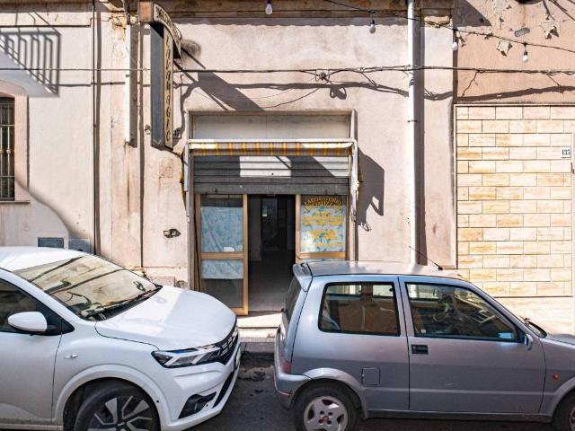 Locale Commerciale in vendita a Giarre, Sicilia
