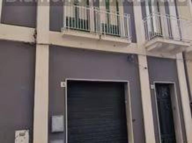 Locale Commerciale in vendita a Giarre, Sicilia