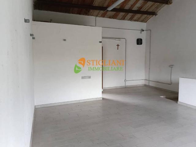 Locale Commerciale in vendita a Gildone, Molise