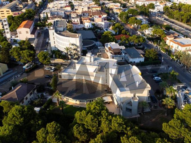 Locale Commerciale in vendita a Puglia, Taranto