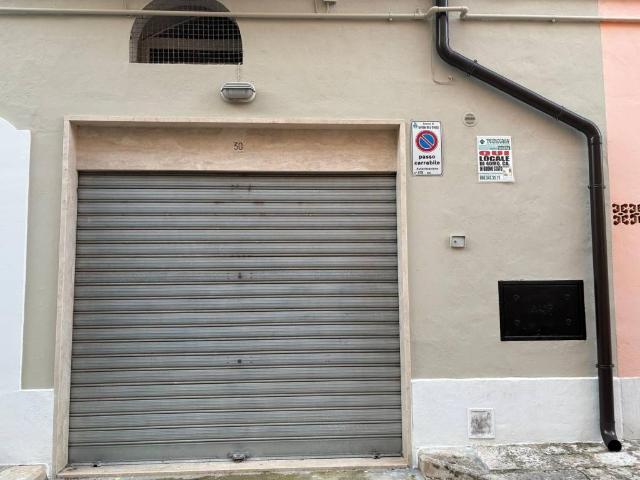 Box in vendita a Puglia, Bari
