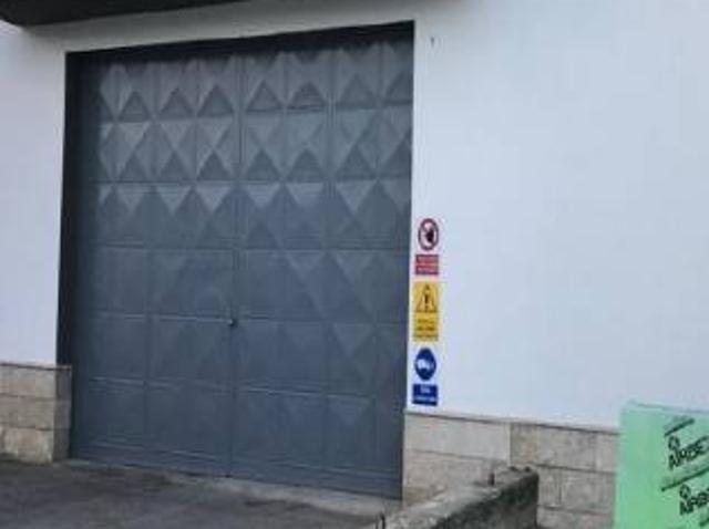 Locale Commerciale in vendita a Puglia, Bari