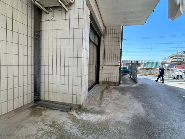 Locale Commerciale in vendita a Puglia, Bari