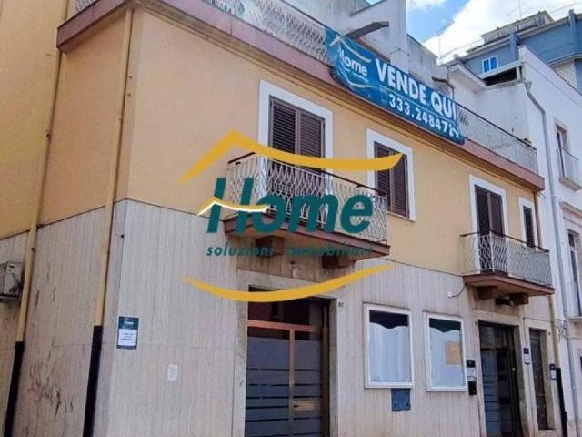 Locale Commerciale in vendita a Puglia, Bari