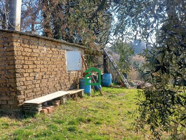 Locale Commerciale in vendita a Giove, Umbria