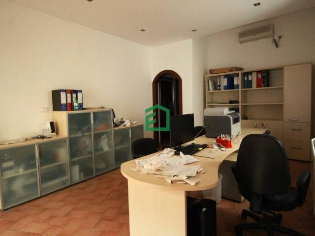 Locale Commerciale in vendita a Giove, Umbria