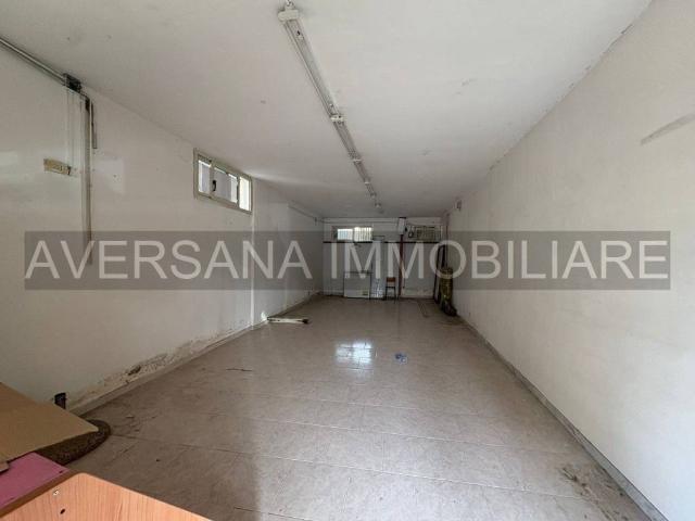 Locale Commerciale in vendita a Giugliano In Campania, Campania