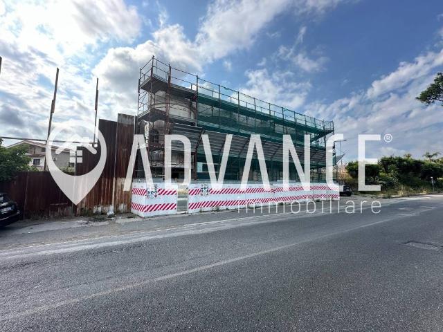 Locale Commerciale in vendita a Giugliano In Campania, Campania