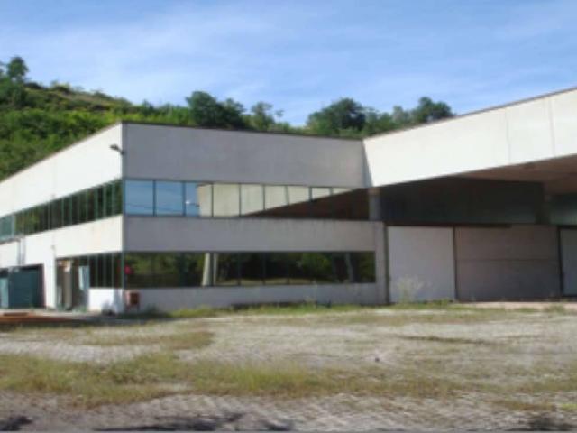 Locale Commerciale in vendita a Giuliano Teatino, Abruzzo