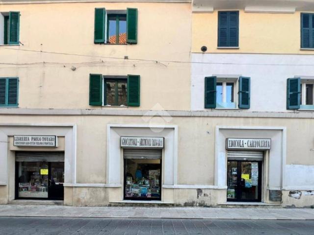 Locale Commerciale in vendita a Giulianova, Abruzzo