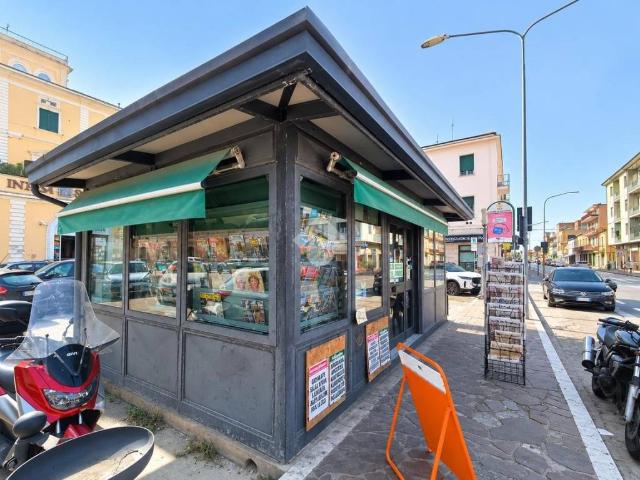 Locale Commerciale in vendita a Giulianova, Abruzzo