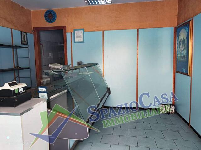 Locale Commerciale in vendita a Giulianova, Abruzzo
