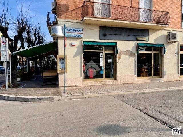 Locale Commerciale in vendita a Giulianova, Abruzzo