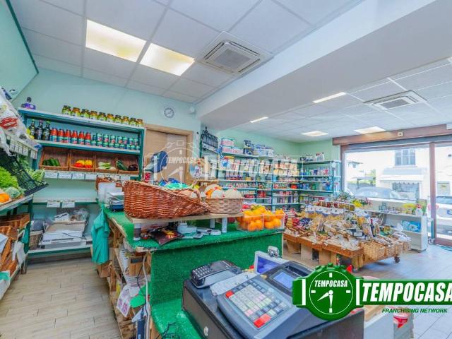 Locale Commerciale in vendita a Giussago, Lombardia