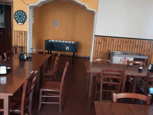 Locale Commerciale in vendita a Giussago, Lombardia