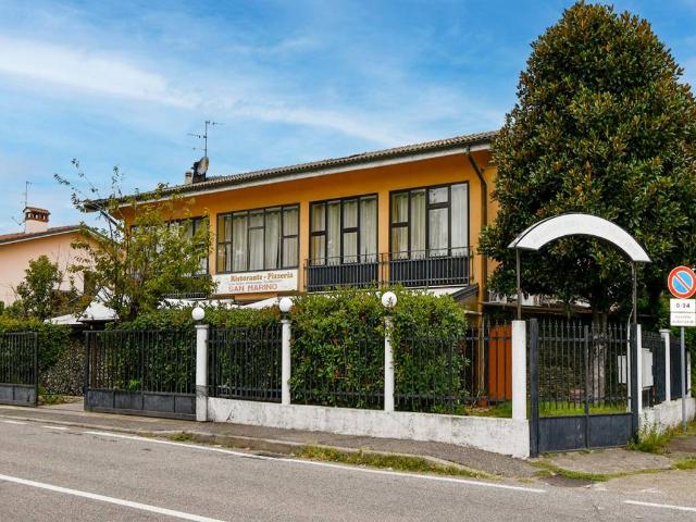 Palazzo in vendita a Giussago, Lombardia