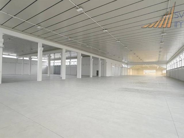 Locale Commerciale in vendita a Verano Brianza, Lombardia