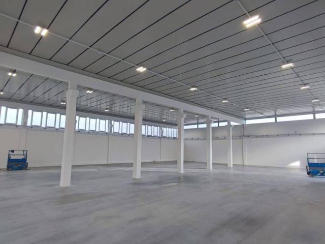 Locale Commerciale in vendita a Robbiano, Giussano