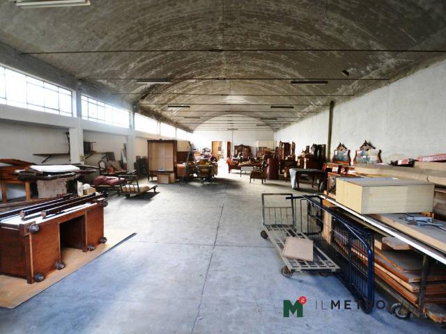 Locale Commerciale in vendita a Birone, Giussano