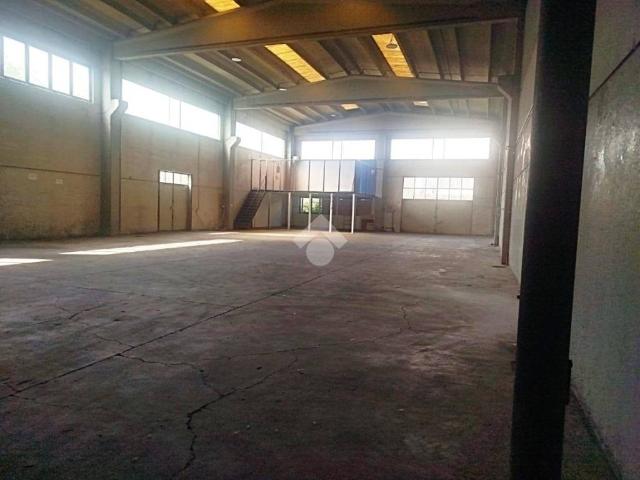 Locale Commerciale in vendita a Unione Montana di Comuni delle Valli di Lanzo, Ceronda e Casternone, Piemonte